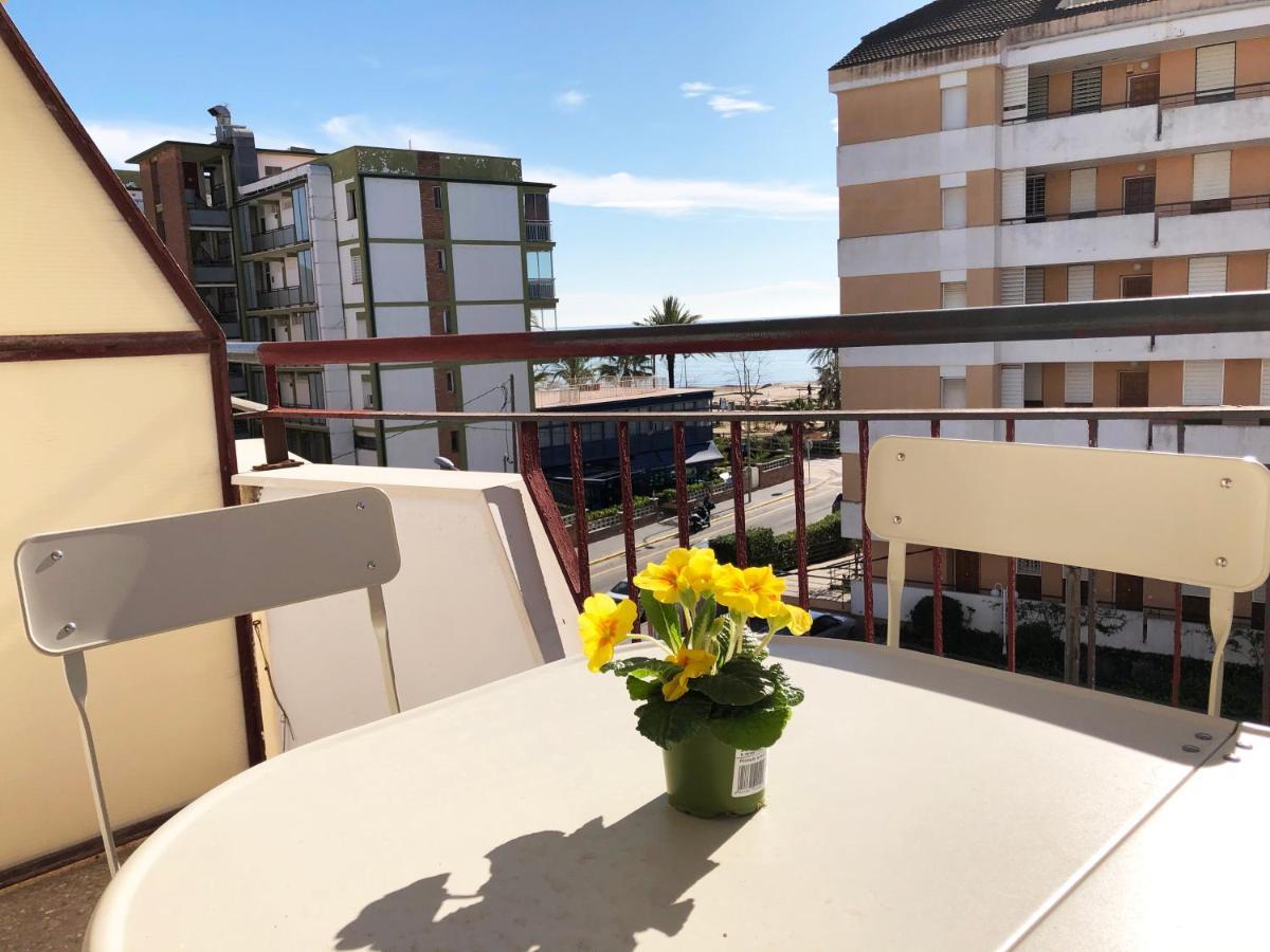 Lovely Seaside Apartment In Front Of Calafell Beach And Cunit Beach Segur de Calafell Exterior foto