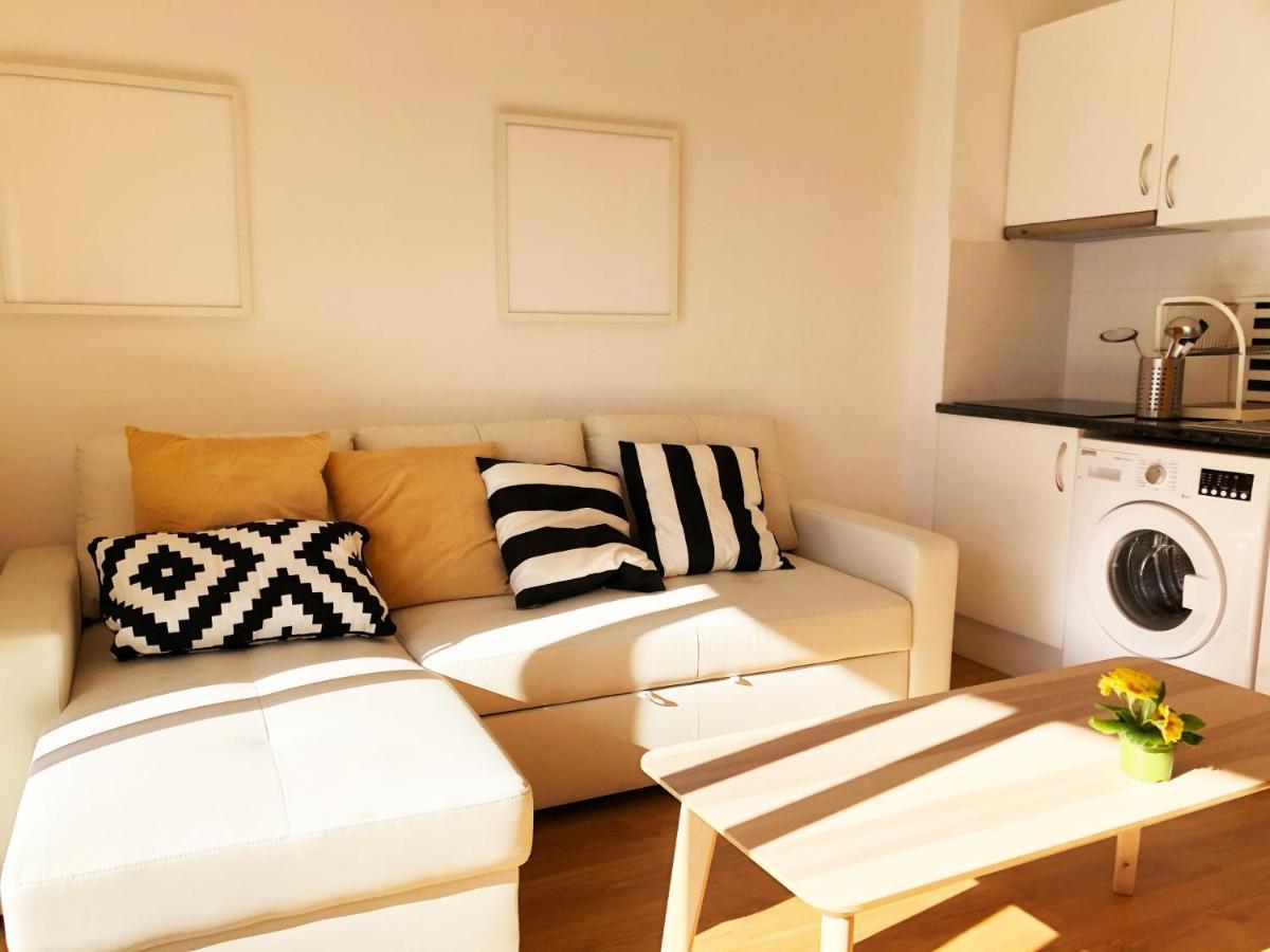 Lovely Seaside Apartment In Front Of Calafell Beach And Cunit Beach Segur de Calafell Exterior foto
